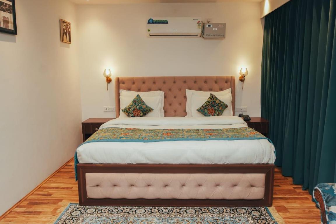 Srinagar Group Of Hotels Zewnętrze zdjęcie