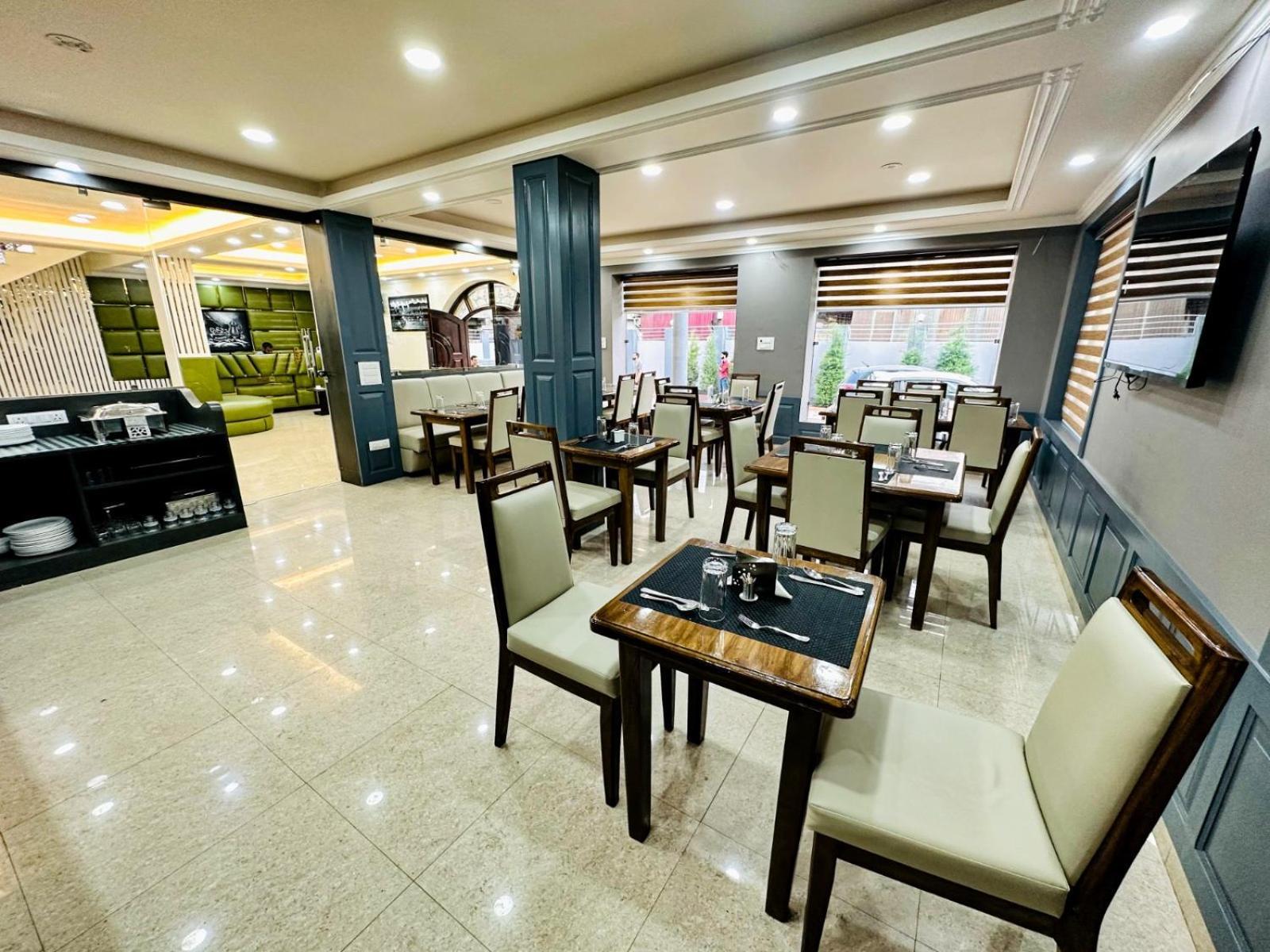 Srinagar Group Of Hotels Zewnętrze zdjęcie