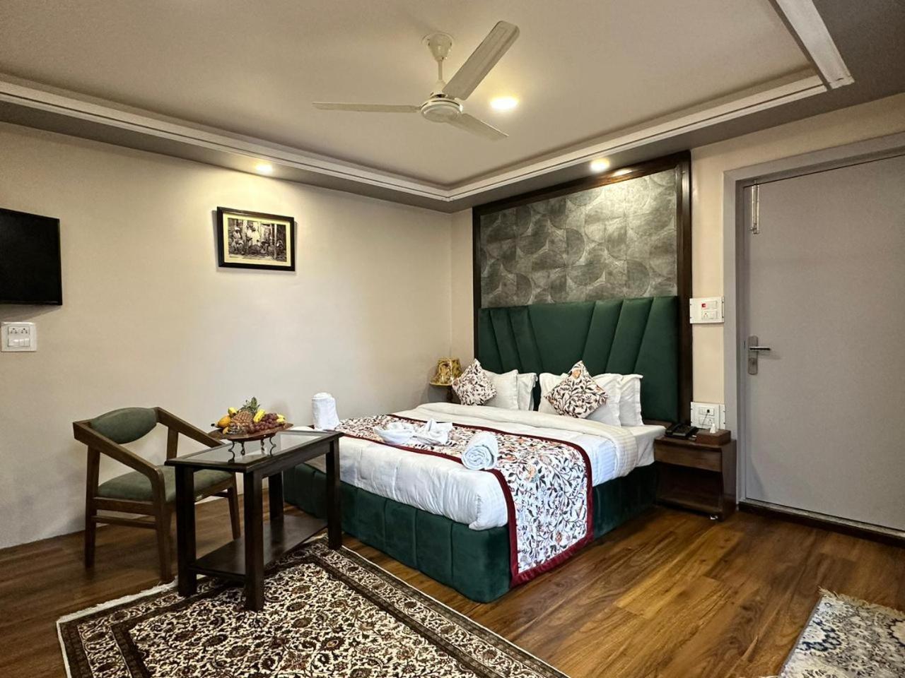 Srinagar Group Of Hotels Zewnętrze zdjęcie