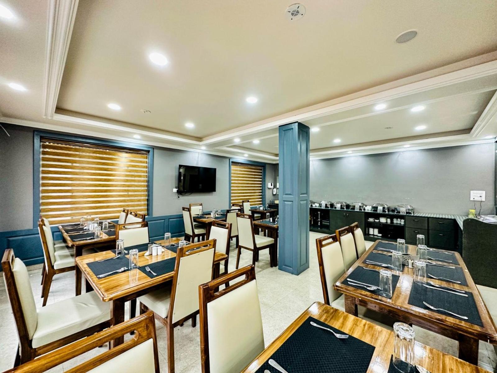 Srinagar Group Of Hotels Zewnętrze zdjęcie